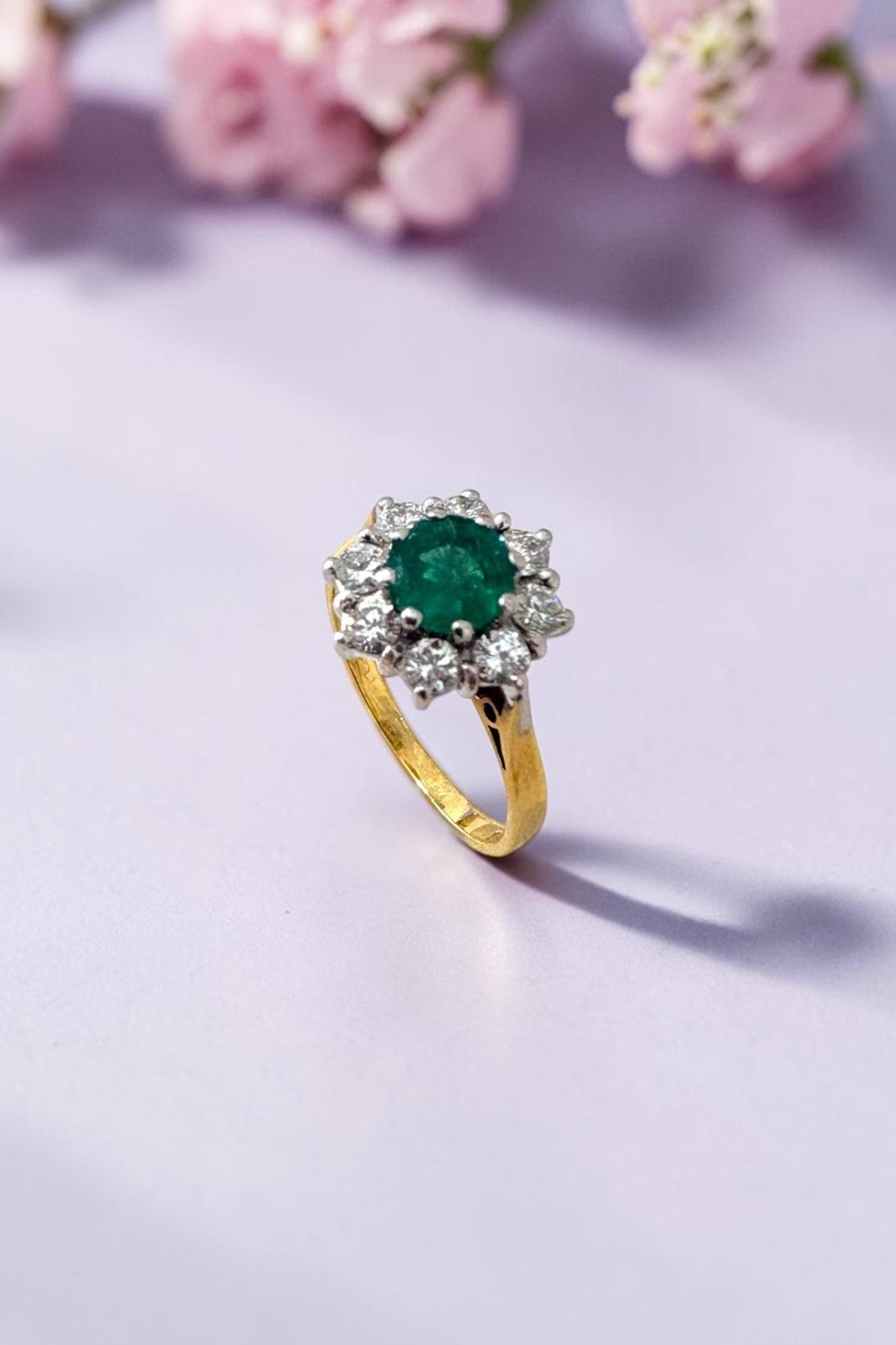 18ct Yellow Gold Emerald & Diamond Cluster Ring ~0.6ct Emerald ~0.8ct Diamonds