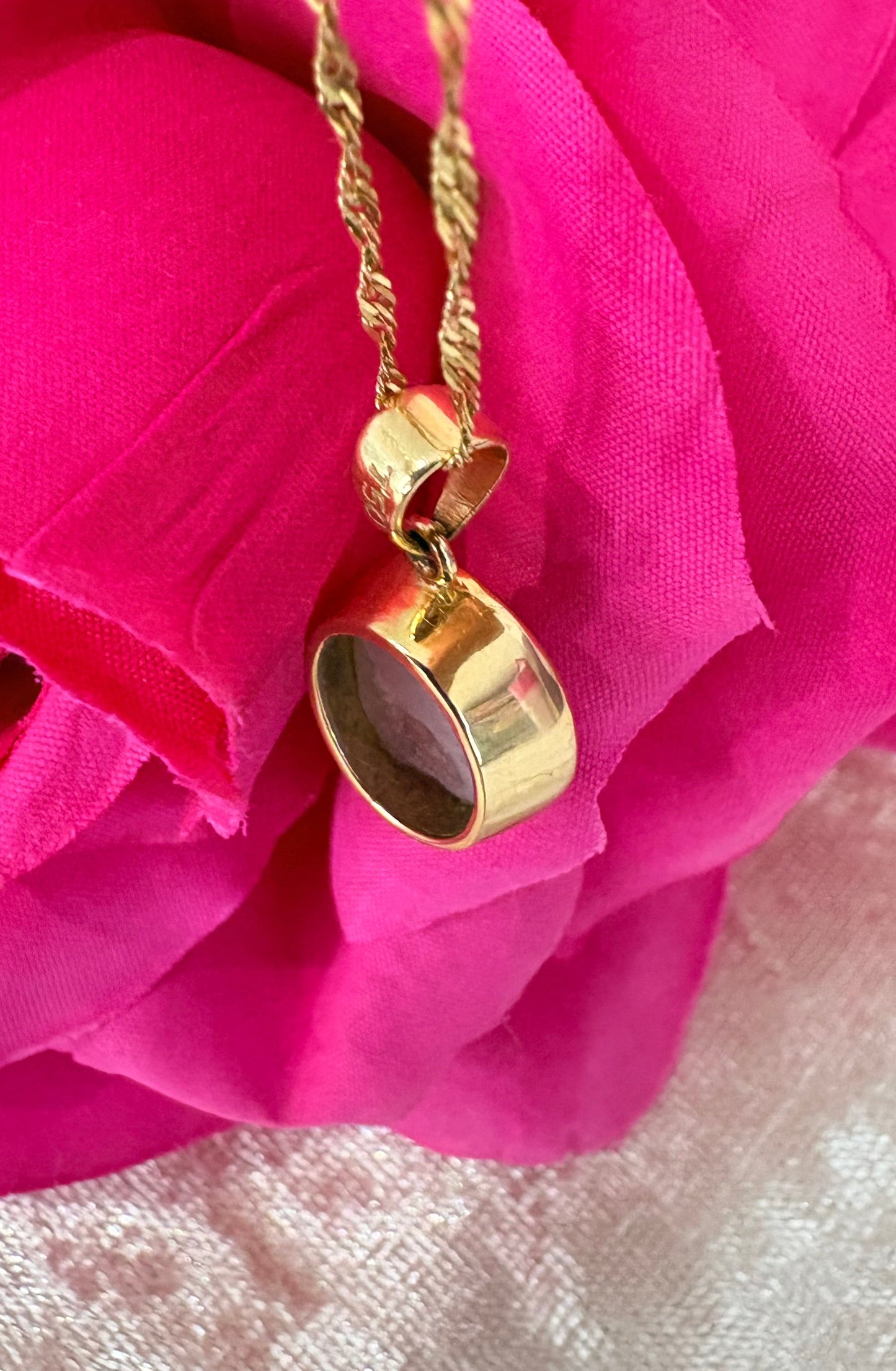 Vintage Natural Star Sapphire Pendant Necklace | 18ct Gold
