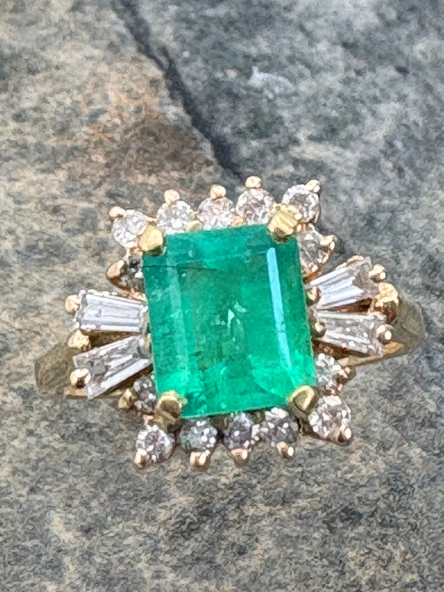Vintage 14ct Gold 1.53ct Natural Emerald & Diamond Cluster Ring