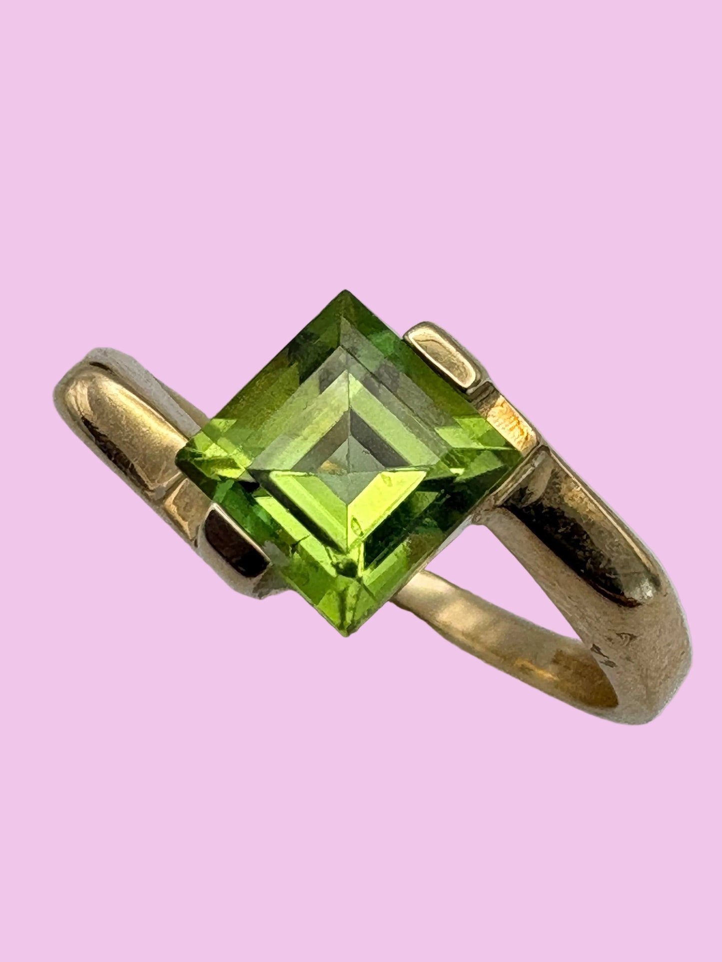 2005 Princess Cut Peridot Ring in 9ct Yellow Gold