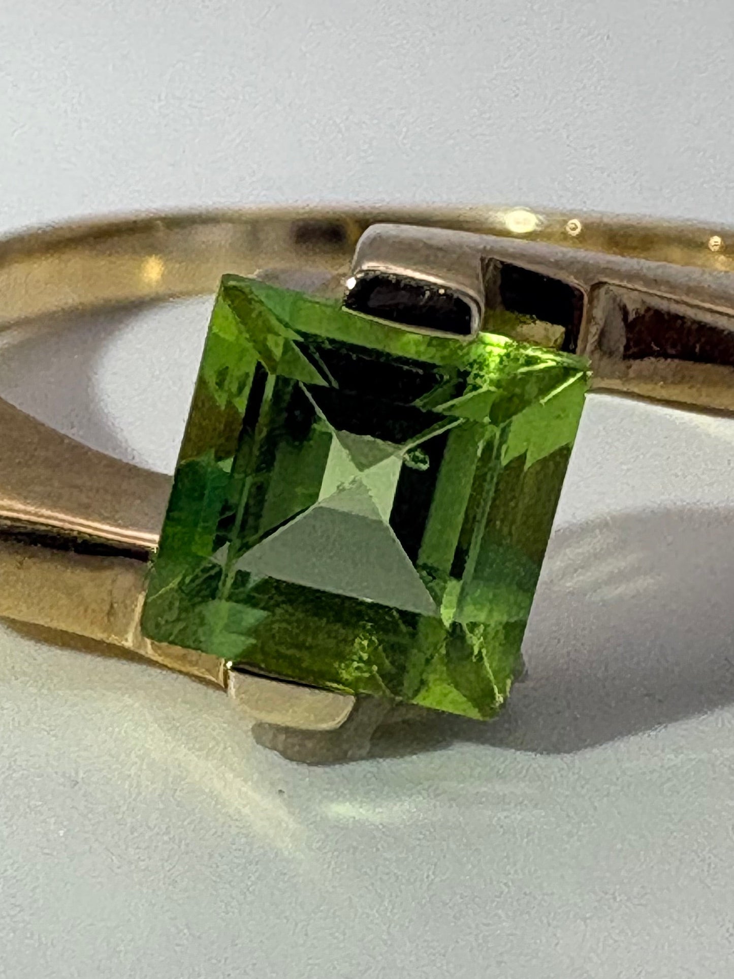 2005 Princess Cut Peridot Ring in 9ct Yellow Gold